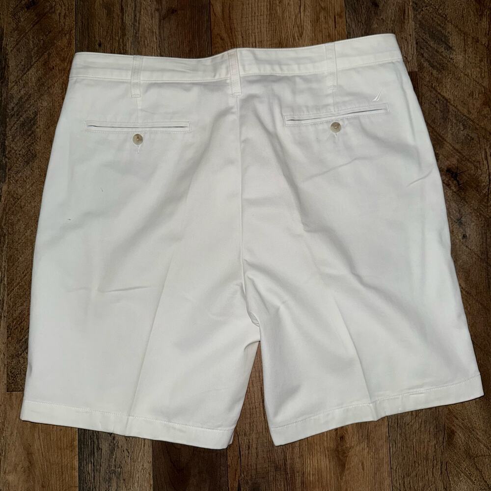 Nautica Shorts White 36W - Picture 5 of 5